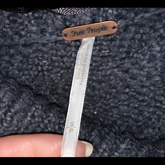 Free people sweater size small - Picture 4 of 8